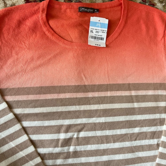 COPY - Sweater j McLaughlin - Picture 3 of 10